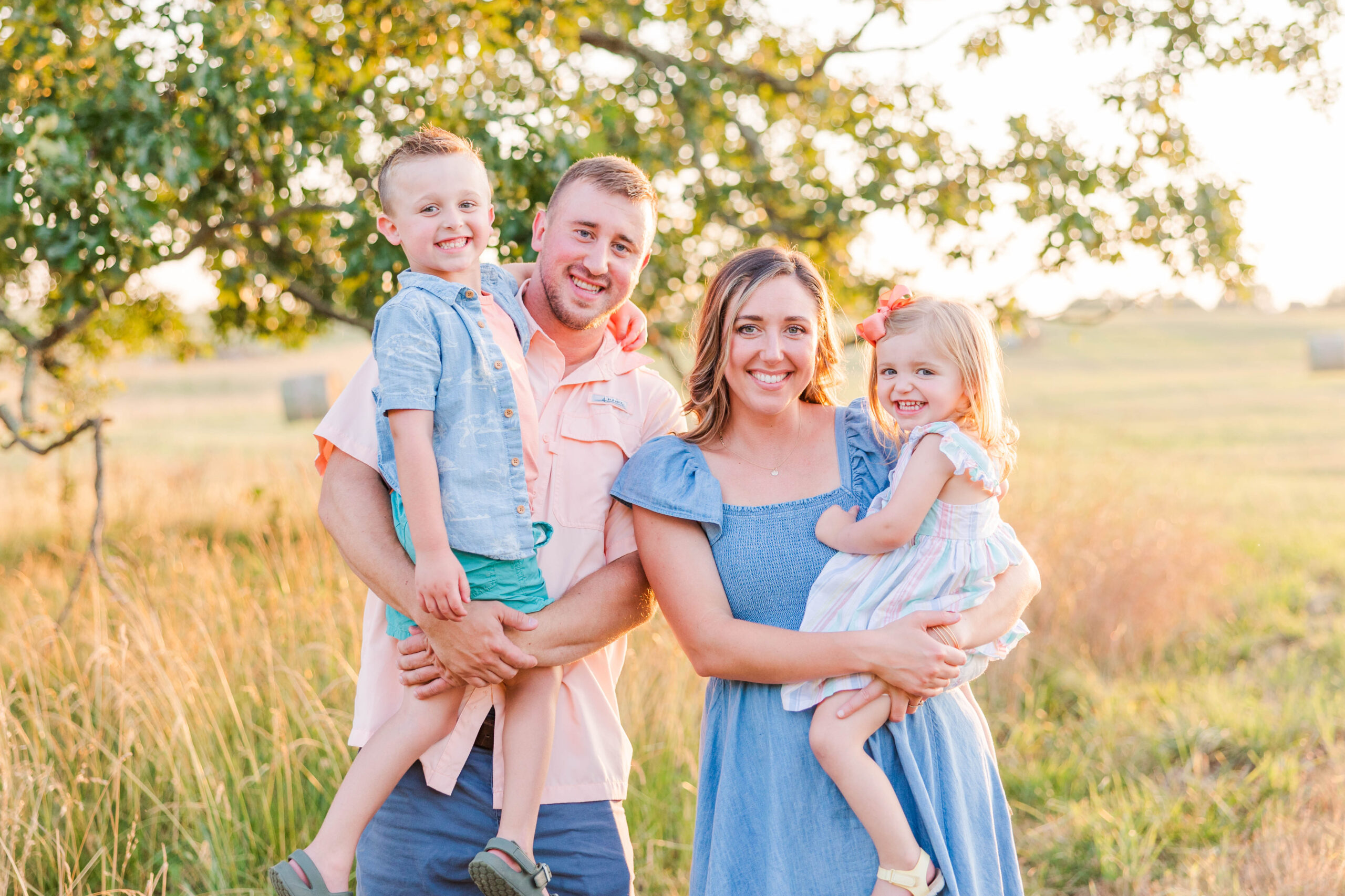 An outfit guide for family photos